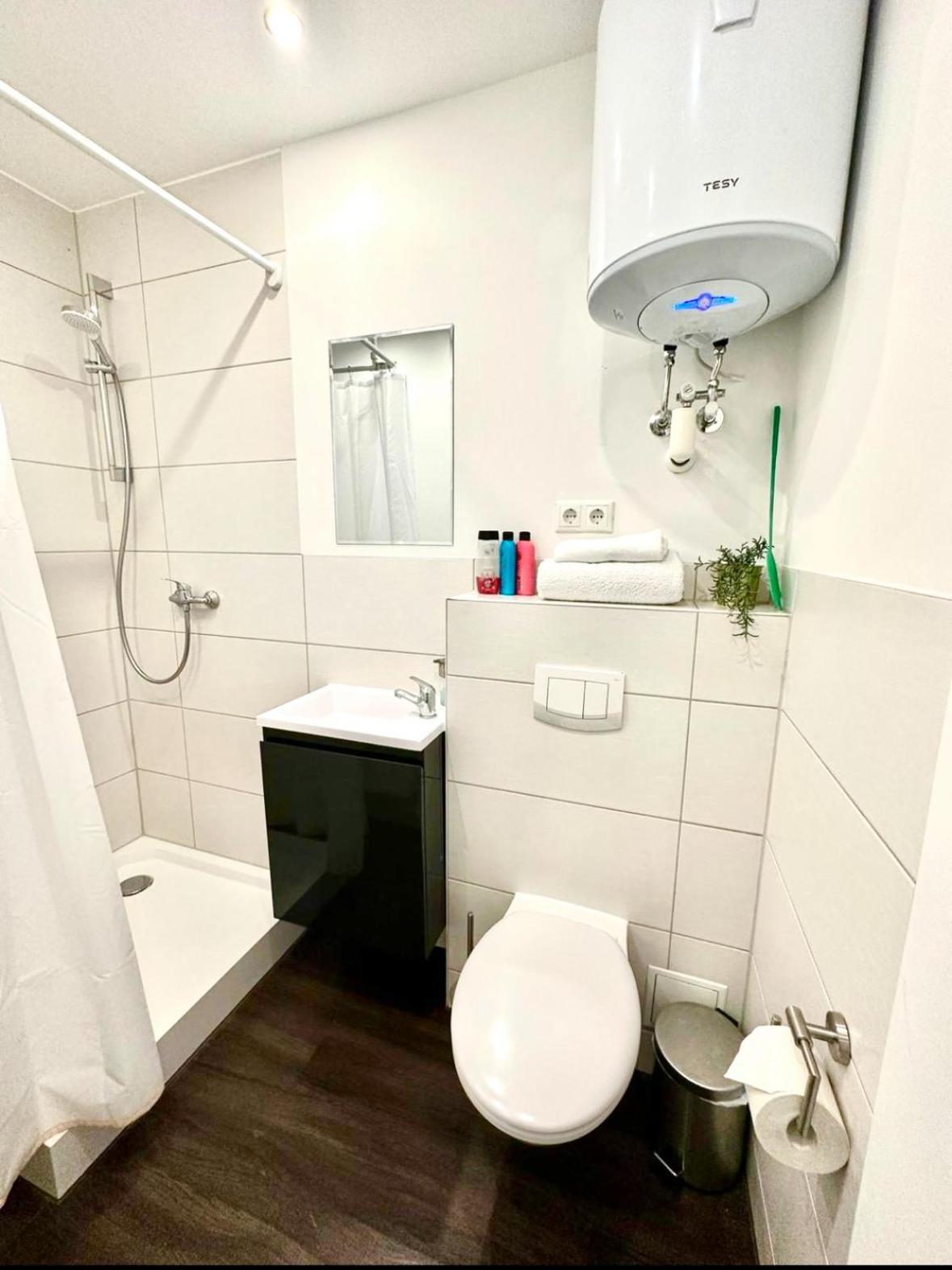 Zentrales Apartment Mit Terrasse Bremen Ngoại thất bức ảnh
